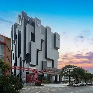 5* Hotel Avant-garde