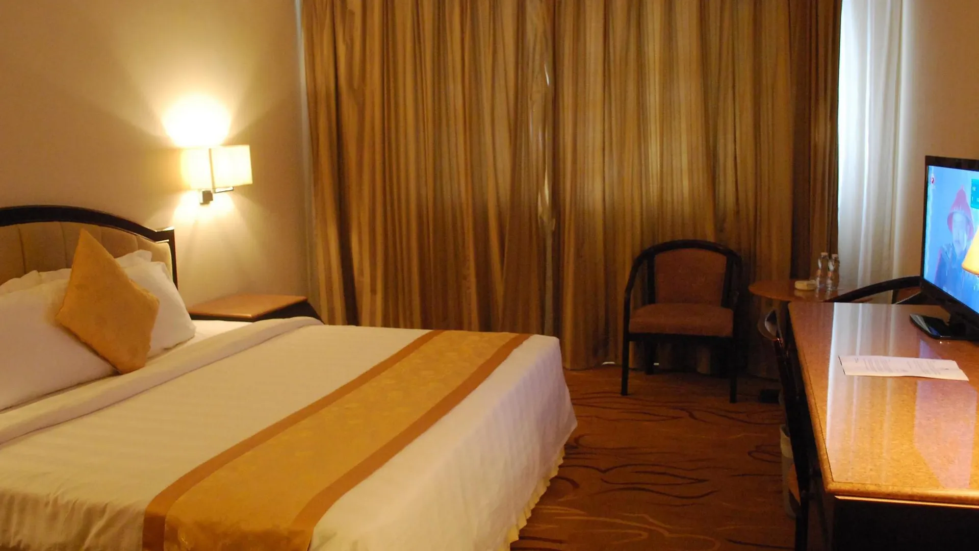 Sunway Hotel Shenzhen Airport 3*,