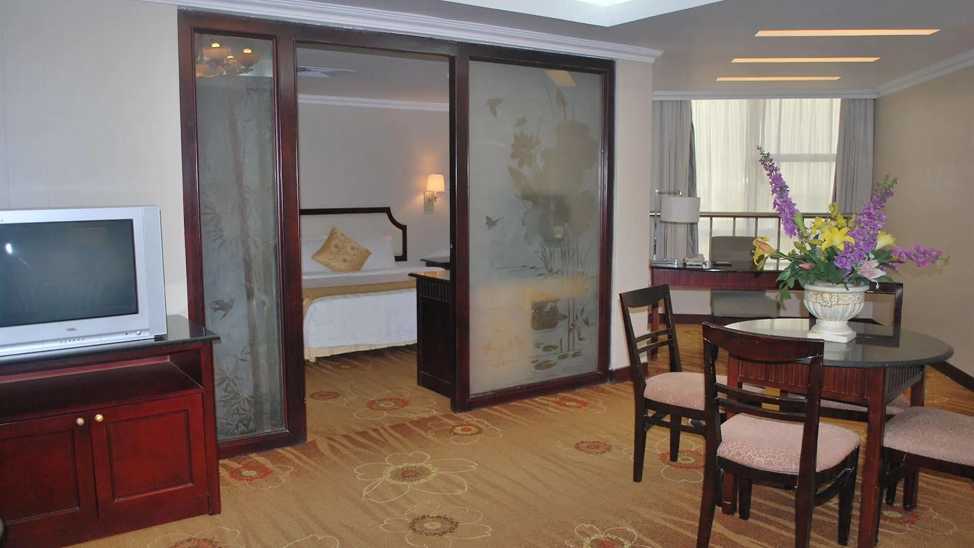 Sunway Hotel Shenzhen Airport 3*,